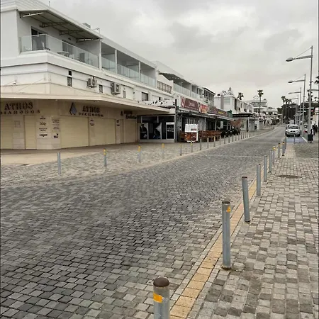 Beachside Light House Kato 82