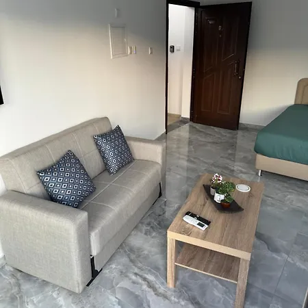 Beachside Light House Kato 82 * Paphos