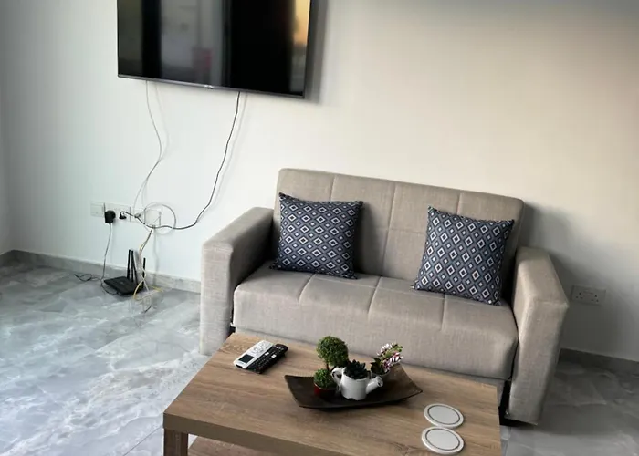 Beachside Light House Kato 82 Appartamento Paphos