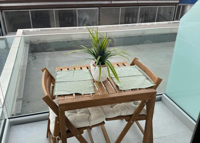 Beachside Light House Kato 82